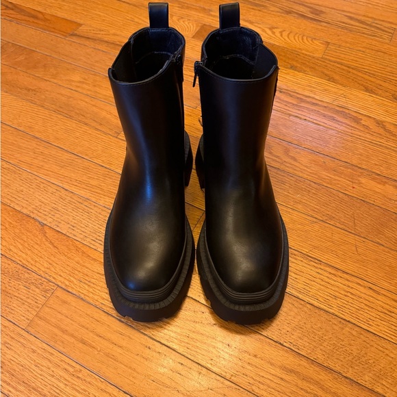 American Eagle Chelsea Boot - Picture 4 of 4